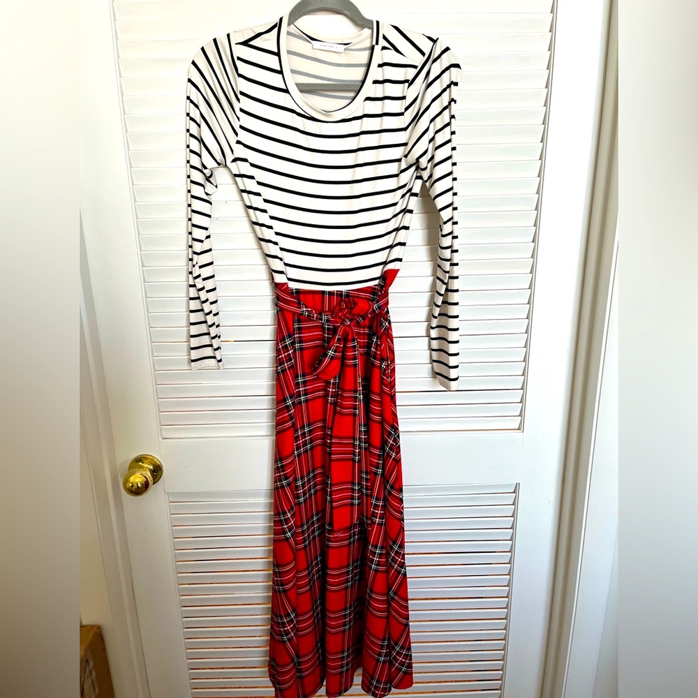 Long sleeve maxi holiday dress